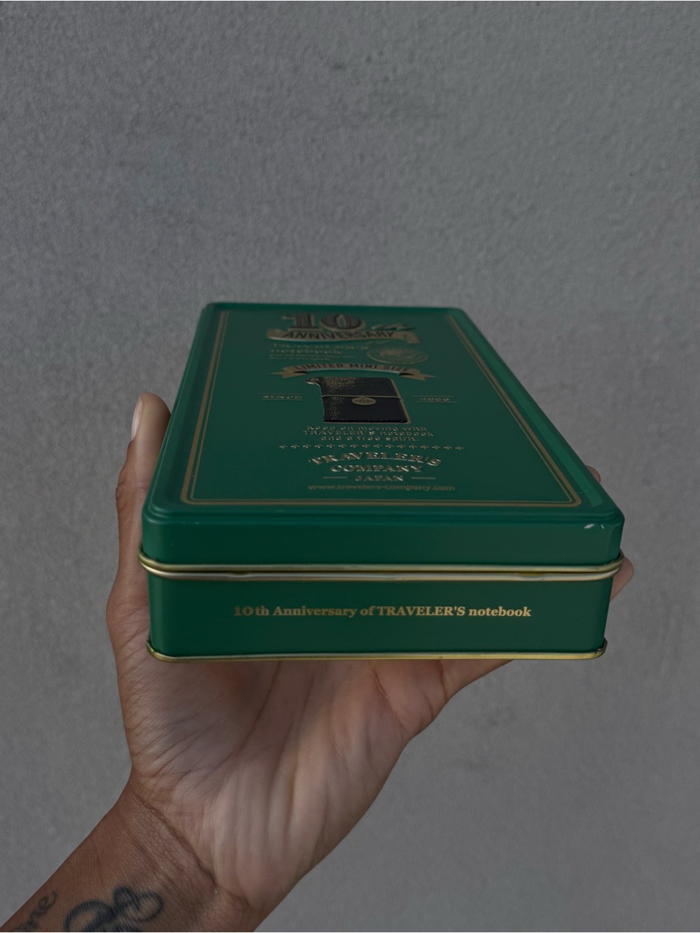 Traveler's Company 10th Anniversary Mini Notebook Tin - Green - Picture 2 of 7